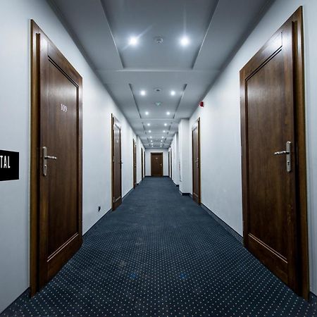 Hotel Crystal Janikowo Екстериор снимка