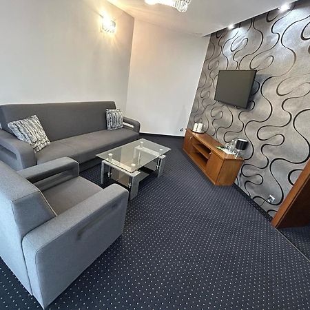 Hotel Crystal Janikowo Екстериор снимка
