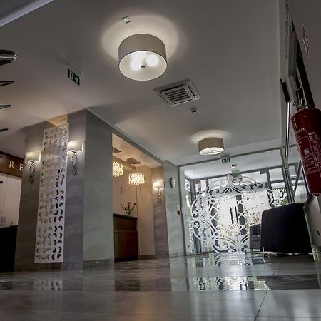 Hotel Crystal Janikowo Екстериор снимка