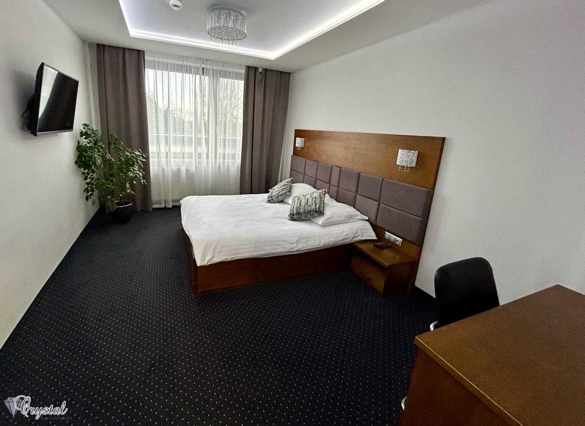 Hotel Crystal Janikowo Екстериор снимка